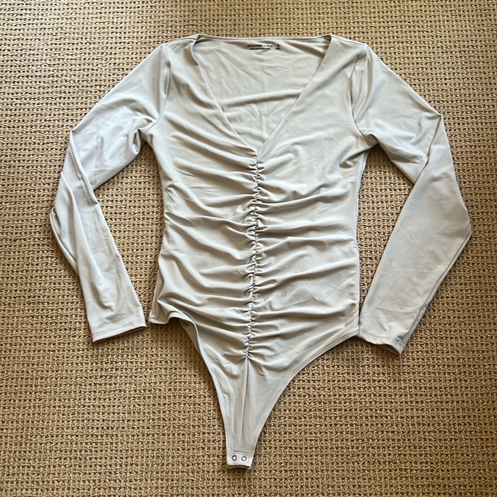 Soft A&F Collection Ruched V-neck Bodysuit - NEVER WORN